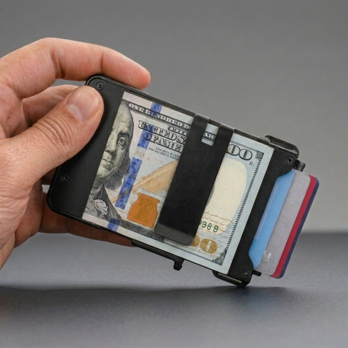 Minimalist Wallet - Maximum Capacity. Minimal Footprint.